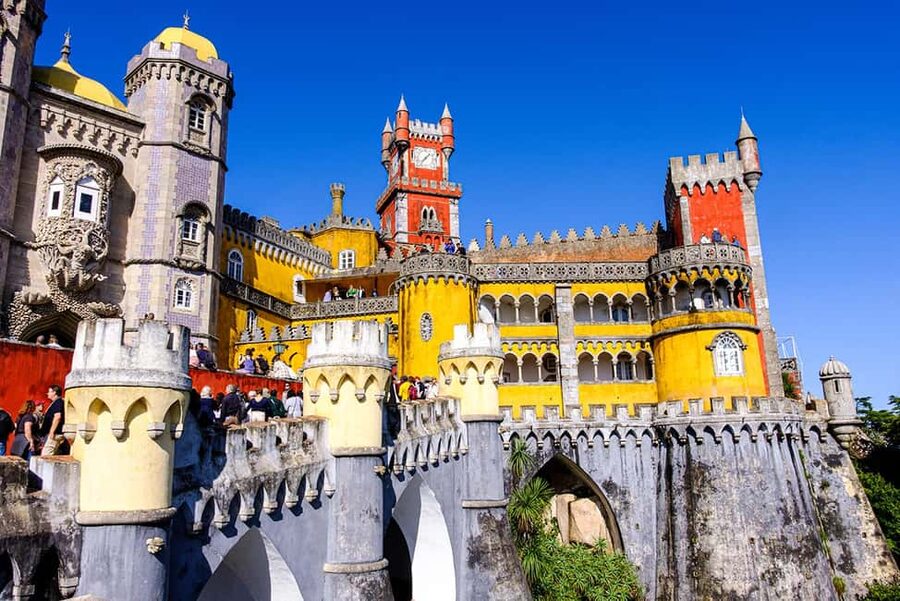 Lisbon: Pena Palace, Sintra, Cabo da Roca & Cascais Day Tour - Cascais, two hours by the sea
