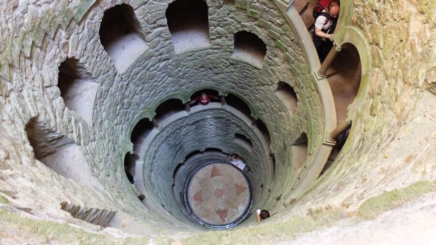 Lisbon: Pena, Regaleira & Atlantic Coast Tour with a Local - What the guides add to the day