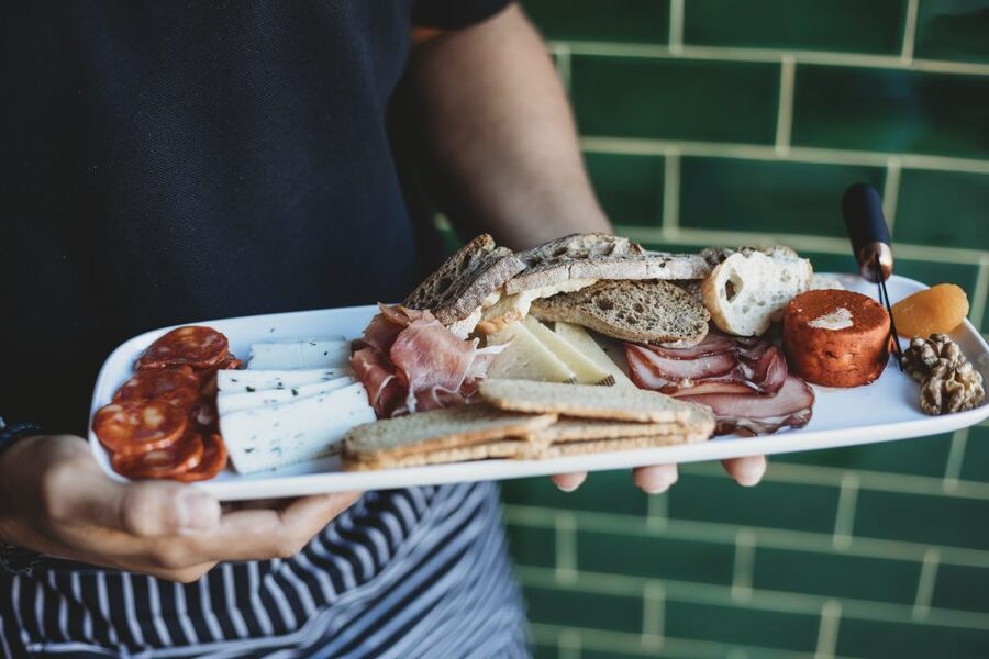 Lisbon: Portuguese Wine and Cheese Tasting with Lunch - The two-hour rhythm