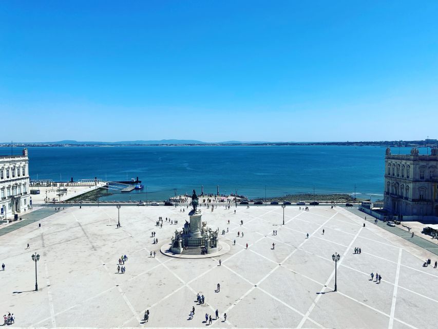Lisbon: Private City Sightseeing Tour by Tuk-Tuk - Alfama by electric tuk-tuk