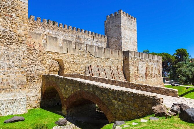 Lisbon Private Food Tour – Taste 10+ Local Dishes & Wines - Key points at a glance
