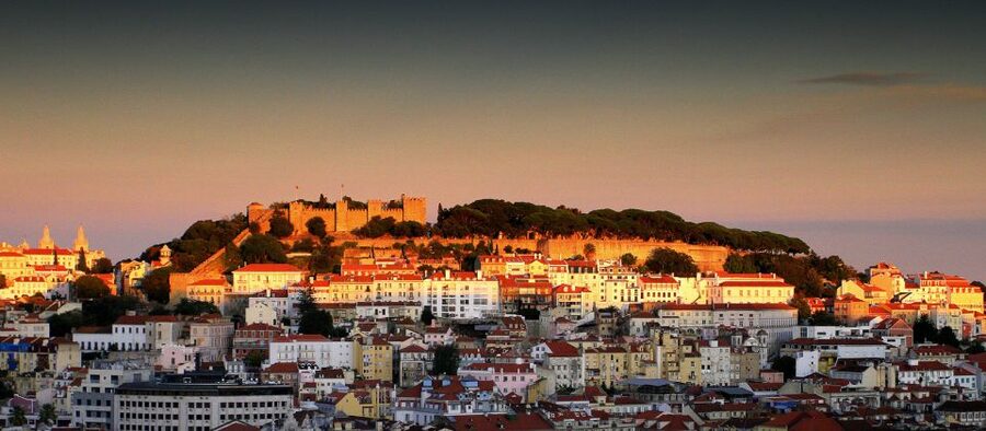Lisbon: Private Full Day City Tour - Crossing the 25 de Abril Bridge to Christ the King