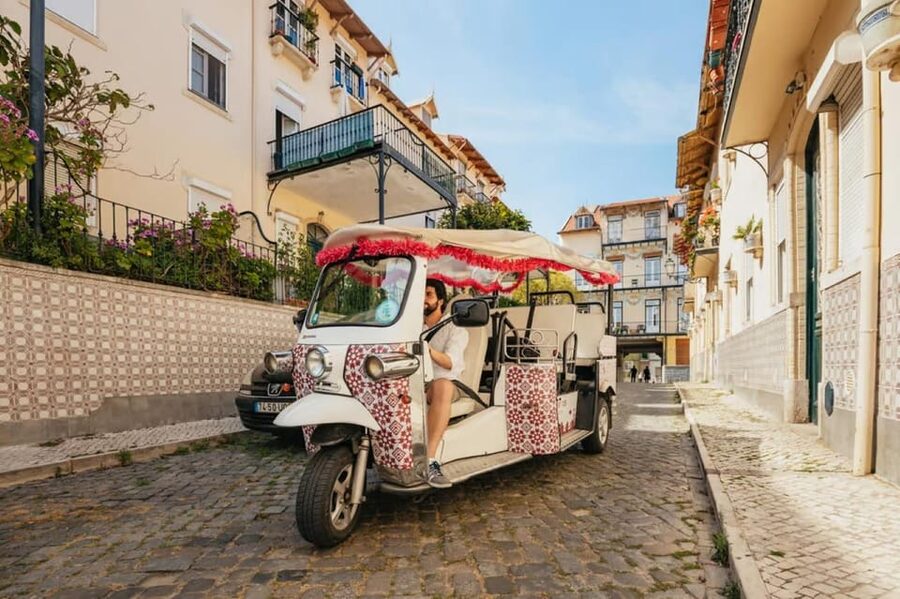 Lisbon: Private Guided Tuk-Tuk Tour with Hotel Pickup - Portas do Sol and Senhora do Monte viewpoints