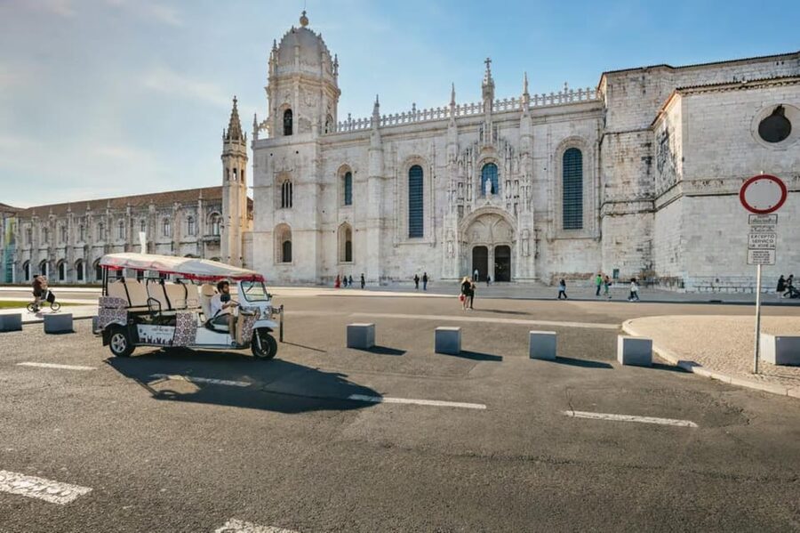 Lisbon: Private Guided Tuk-Tuk Tour with Hotel Pickup - Chiado, Bairro Alto, and Estrela