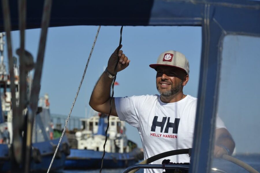 Lisbon: Private Sailboat Tour on Tagus River - Commerce Square and the central riverfront