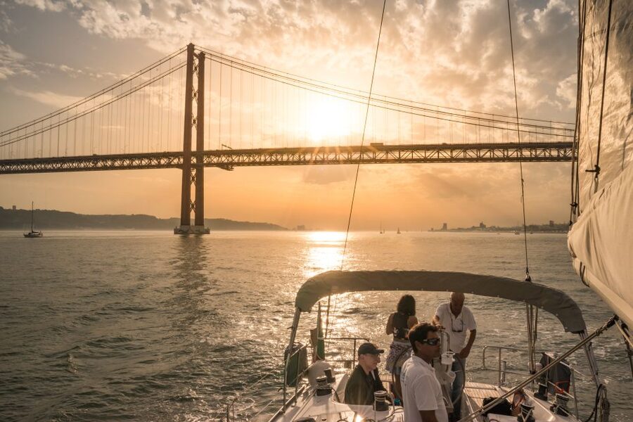 Lisbon: Private Sunset Cruise on the Tagus River with Drink - Mar da Palha and the return toward Belém