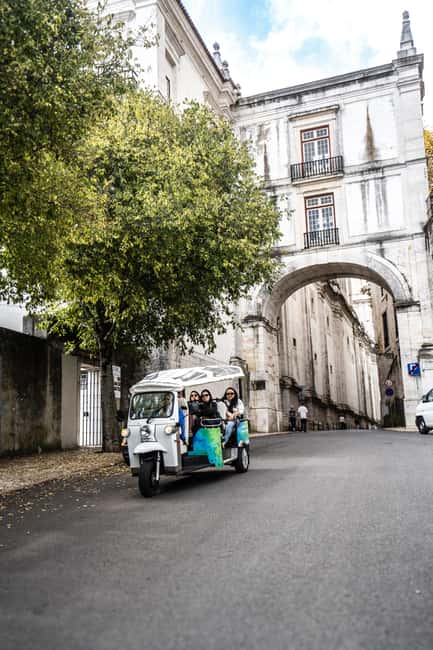 Lisbon: Private Tuk Tuk Tour with Optional Boat Cruise - Key points to know before booking
