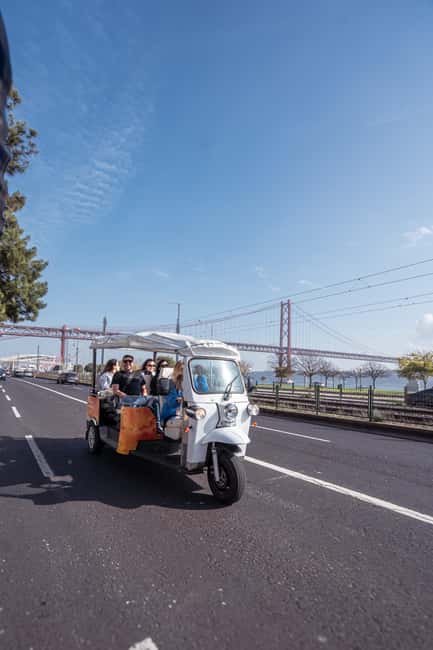 Lisbon: Private Tuk Tuk Tour with Optional Boat Cruise - Comfort, weather, and the low seats