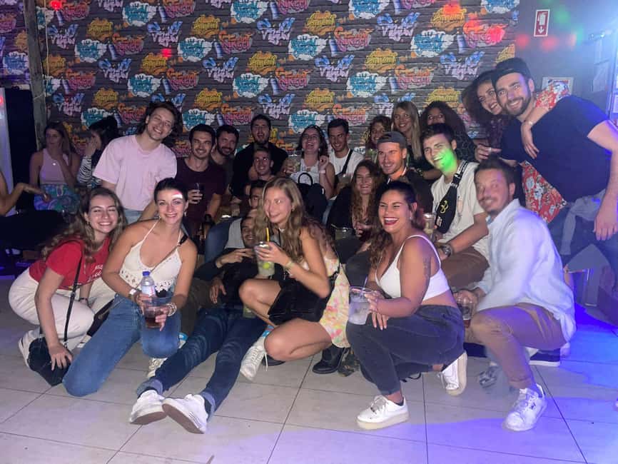 Lisbon: Pub Crawl with Open Bar and VIP Club Entry - From Bairro Alto toward the final club