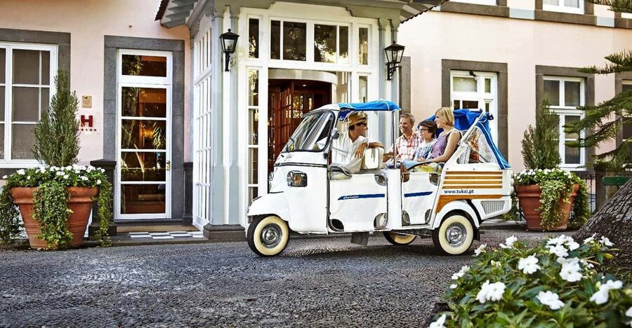 Lisbon's historic old town in a tuk-tuk in German - São Vicente de Fora and the eastern old town