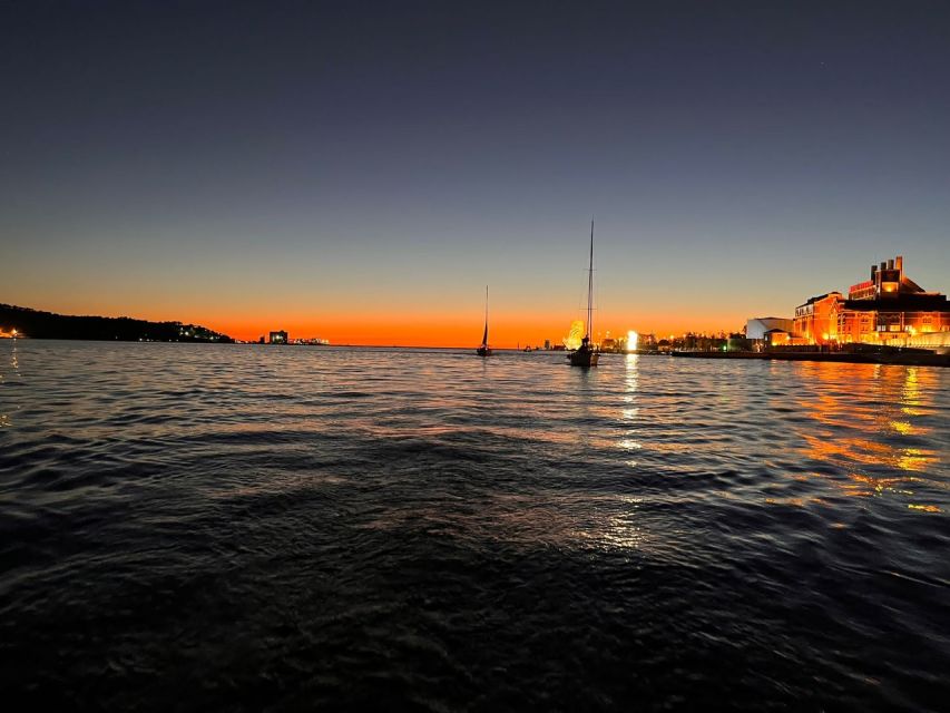Lisbon: Sailboat Sunset Tour with a Drink - Key points at a glance