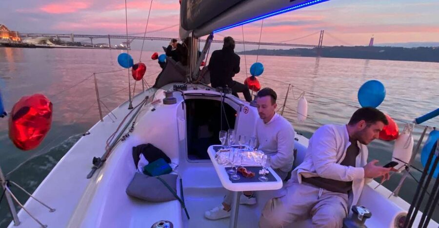 Lisbon: Sailboat Tour w/ Local Guide and Open Bar Green Wine - Quick takeaways