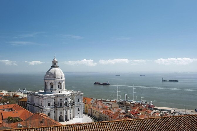 Lisbon Sailing Tour on a Luxury Sailing Yacht with 2 Drinks - Key points to know before booking