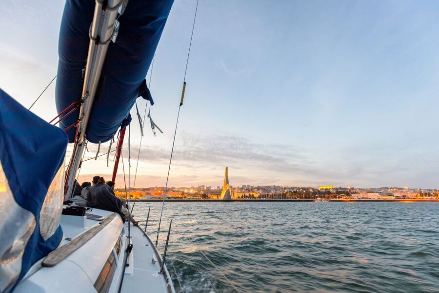 Lisbon: Sailing Tour on the Tagus River - Belém and the Monument of Discoveries