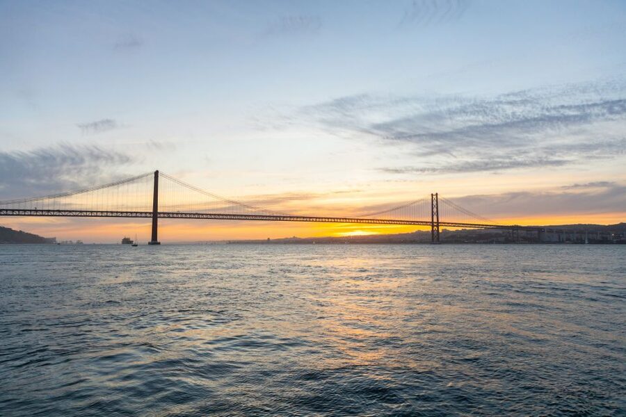 Lisbon: Sailing Tour on the Tagus River - What the included drink and snack really add