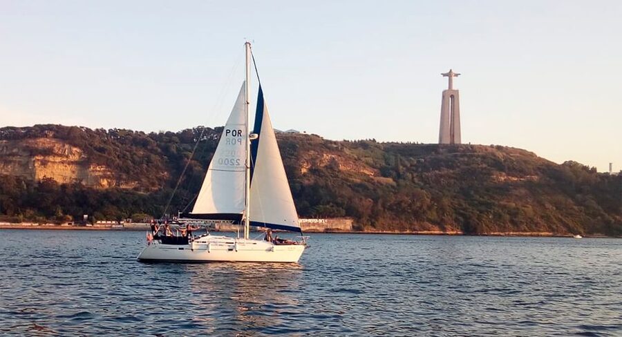 Lisbon: Sailing Tour with Wine and Snacks - Why the Small Group Matters on the Tagus
