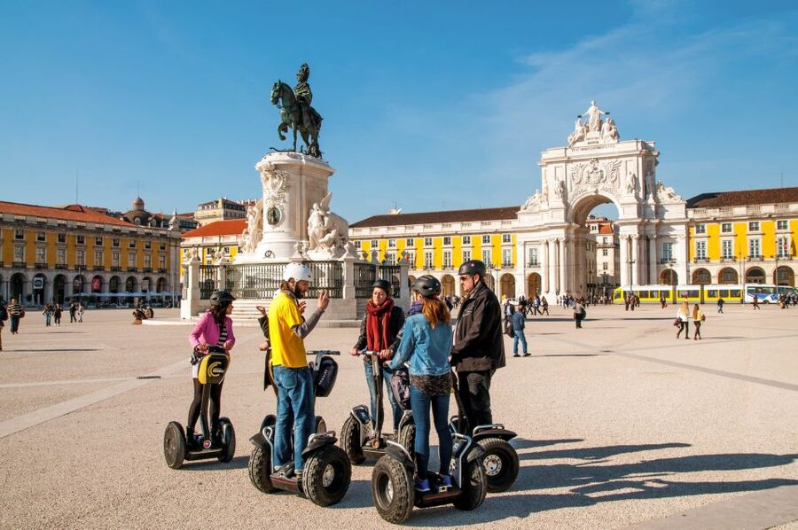 Lisbon: Segway Food Tour of Alfama and Old Town Lisbon - São Jorge Castle and the old city story