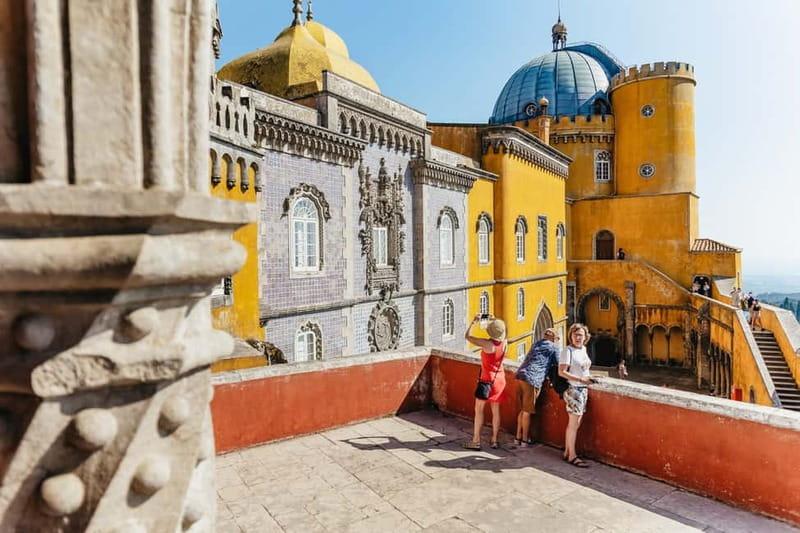 Lisbon: Sintra, Pena, Cabo da Roca, Cascais Tour with Pickup - Group size, walking, and who should book