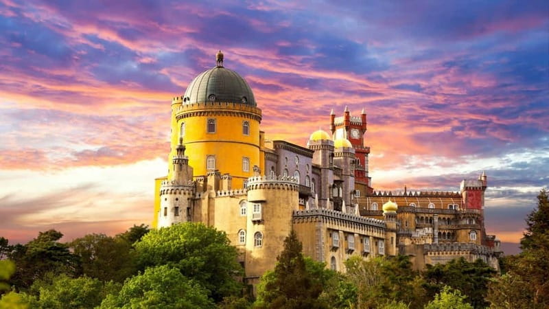 Lisbon: Sintra, Pena, Cabo da Roca, Cascais Tour with Pickup - Cascais and the Atlantic coast