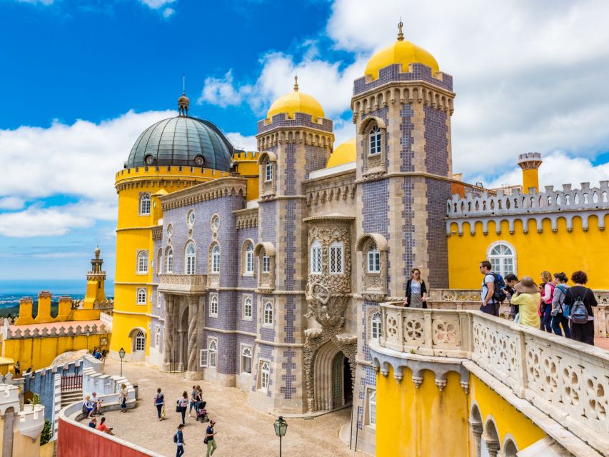 Lisbon: Sintra, Pena, Cabo da Roca Coast & Cascais Day Tour - The guides make a real difference