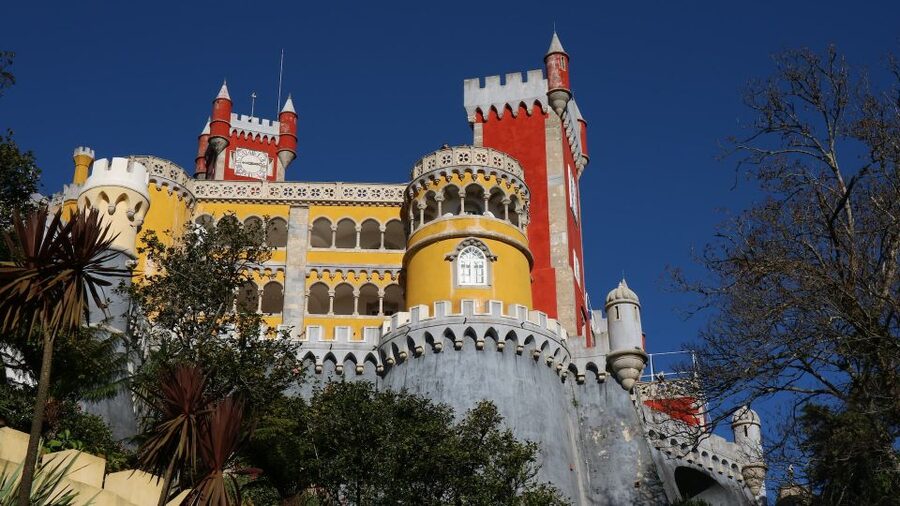 Lisbon: Sintra, Pena Palace, Cabo Roca Coast & Cascais Tour - Estoril on the return to Lisbon