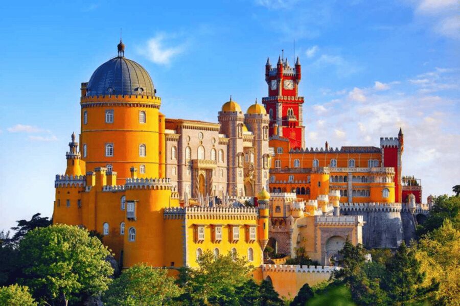 Lisbon: Sintra, Pena, Regaleira, Cabo da Roca & Cascais Tour - Sintra Village and its famous pastries