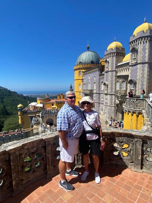 Lisbon: Sintra Tour with Pena Palace and Quinta da Regaleira - A quick look at Sintra village