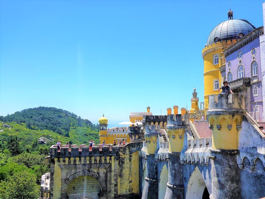 Lisbon: Sintra World Heritage & Cascais Village Private Tour - Sintra Village and the old palace views