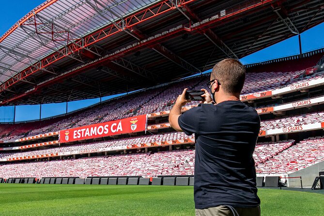 Lisbon SL Benfica Stadium & Museum Tour with Scarf - The official store and the scarf