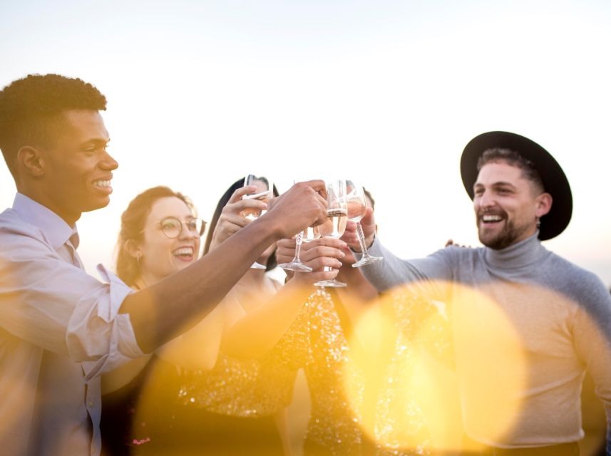 Lisbon: Sunset Boat Party Cruise with DJ and Open Bar - Quick points to know before booking