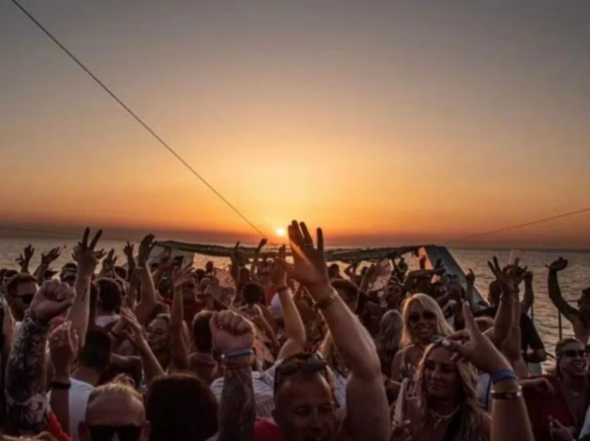 Lisbon: Sunset Boat Party Cruise with DJ and Open Bar - A sunset cruise with a nightclub feel