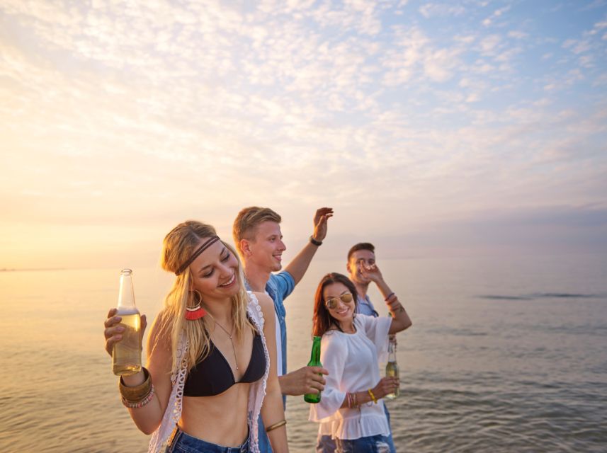 Lisbon: Sunset Boat Party Cruise with DJ and Open Bar - The DJ, dancing, and social side