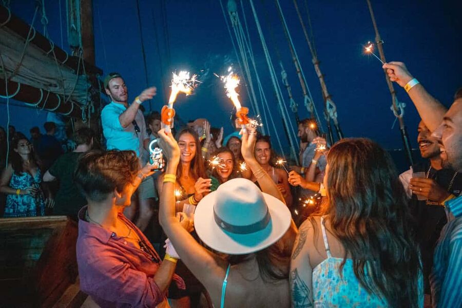 Lisbon: Sunset Boat Party with Live DJ and Night Club Entry - Why the Tagus is the star of the evening