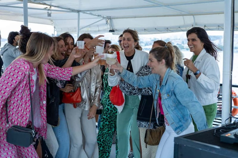 Lisbon: Sunset Boat Tour with Music and Drinks - Key points to know before booking