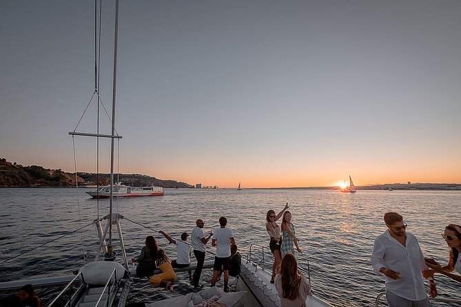 Lisbon: Sunset Catamaran Boat Tour with Music and Drinks - Key points to know before you book
