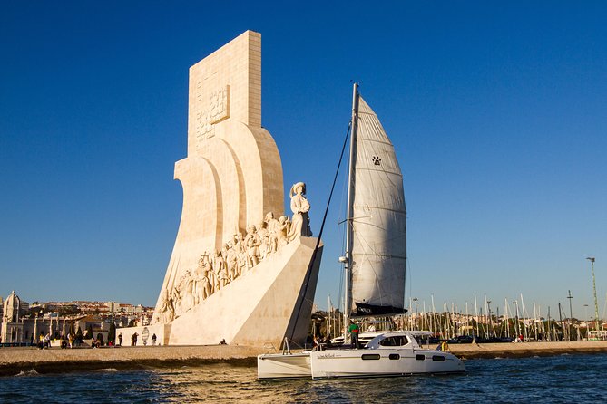 Lisbon: Sunset Cruise With Drinks on Spacious Yacht - Christ the King and the south bank