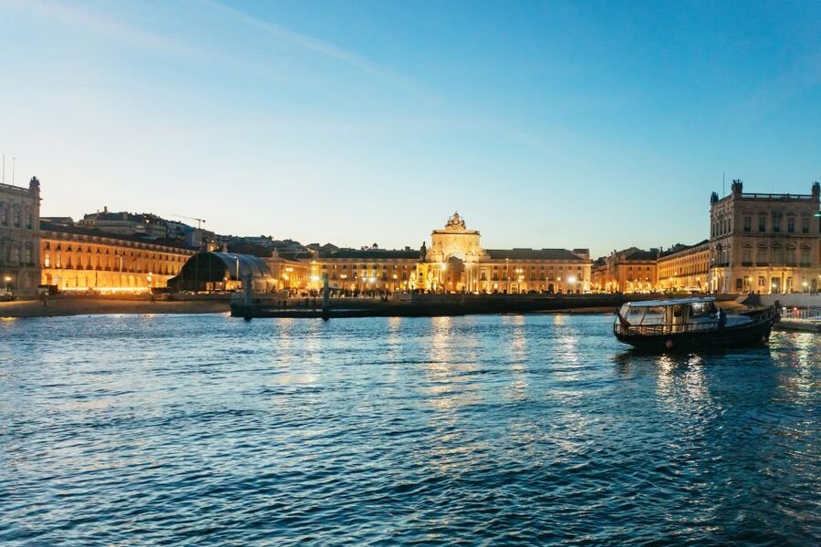 Lisbon: Sunset Cruise with Welcome Drink and Snacks - The sunset viewpoint and open water