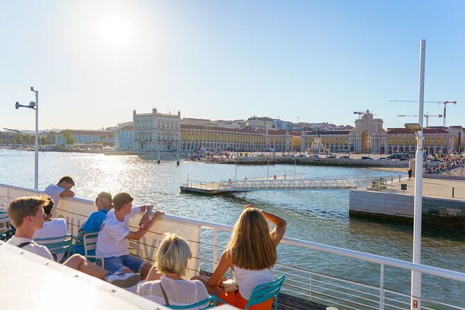 Lisbon Sunset Cruise with Wine and Snacks - What you actually get to eat and drink