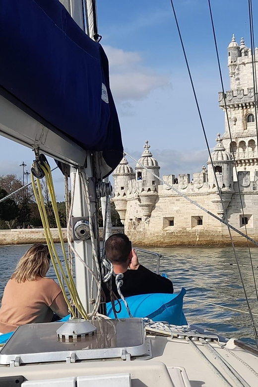 Lisbon: "Sunset" & "Day Tours" by boat, with drink and music - Starting beside the Padrão dos Descobrimentos