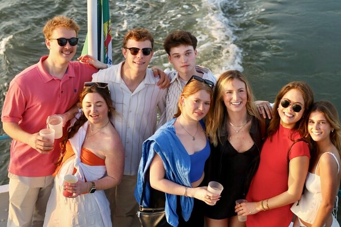 Lisbon: Sunset on board with music & drinks - Finding the Barco Evora at Cais Rocha Conde de Óbidos