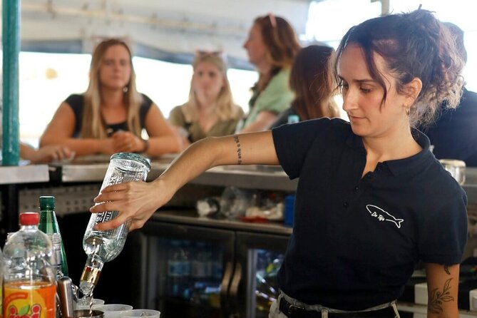 Lisbon: Sunset on board with music & drinks - Music, dancing, and the choice of a quiet corner