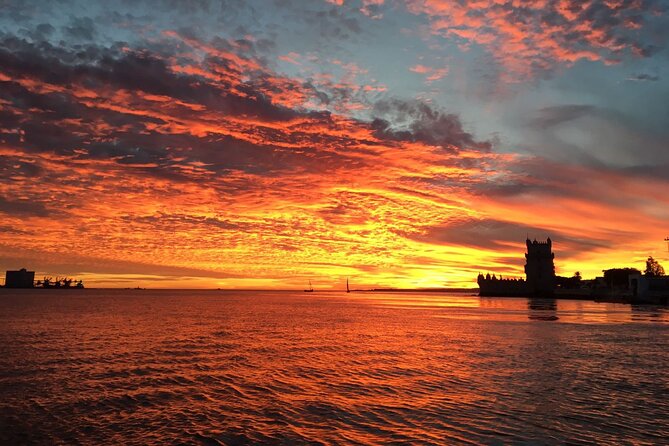 Lisbon Sunset Sailing with Portuguese Wine and History - Why Lisbon looks different from the Tagus