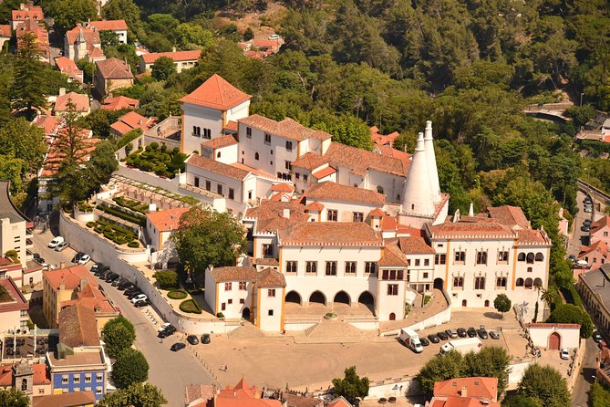 Lisbon Super Saver: 2-Day Sintra, Cascais, Fatima, Nazare and Obidos Small-Group Day Trips - Nazaré combines fishing life, cliffs, and lunch
