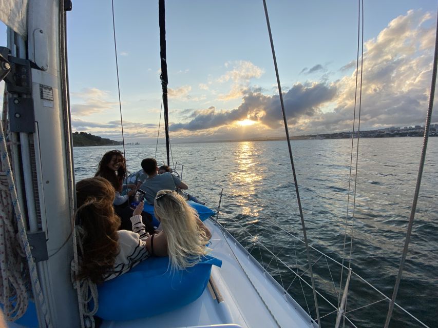Lisbon: Tagus River Sunset Cruise with Drinks - Cacilhas and the southern bank