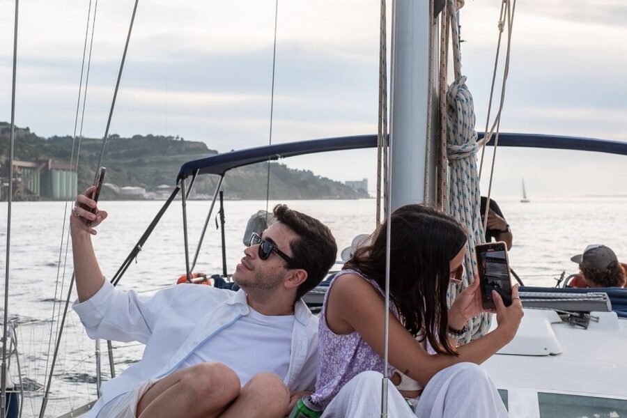 Lisbon: Tagus River Sunset Cruise with Drinks - Meeting the boat at Doca de Alcântara