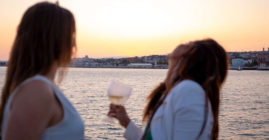 Lisbon: Tagus River Sunset Tour with Snacks and Drink - Commerce Square and Lisbon’s waterfront
