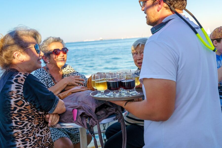 Lisbon: Tagus River Sunset Tour with Snacks and Drink - Belém Tower from the Tagus