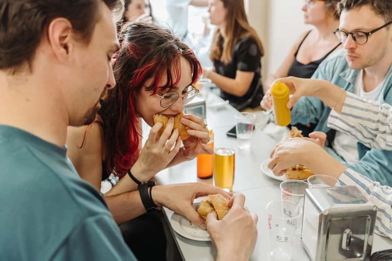Lisbon: Tastes and Traditions Guided Food Tour - O Gaiteiro and the main sit-down meal