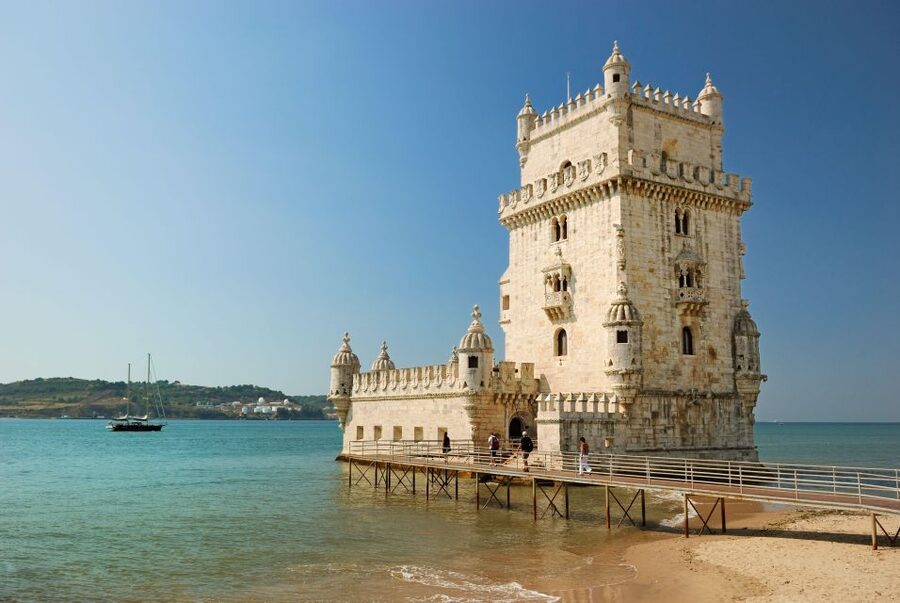 Lisbon to Porto with Óbidos-Nazaré-Fátima-Coimbra-Aveiro - How to choose your stops