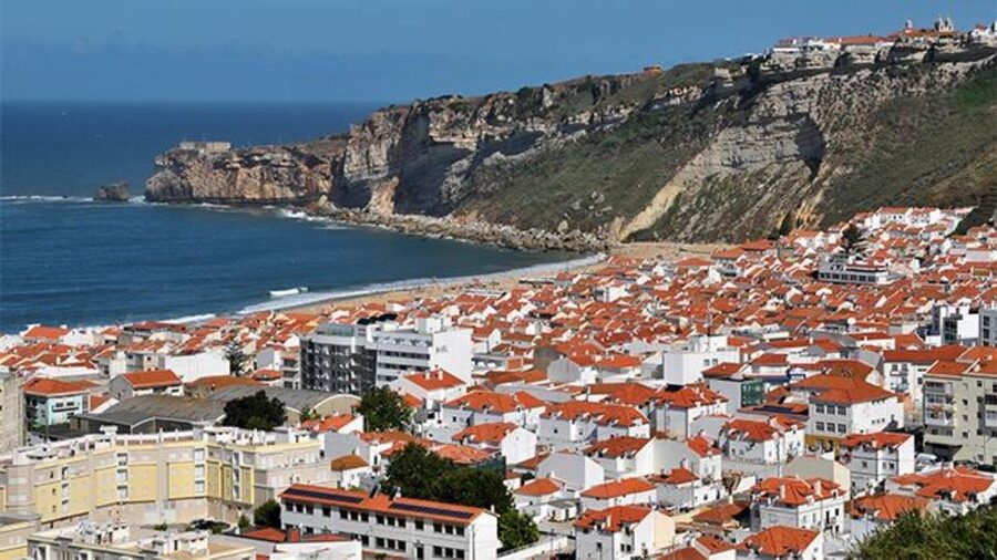 Lisbon to Porto with Óbidos-Nazaré-Fátima-Coimbra-Aveiro - What the private format adds